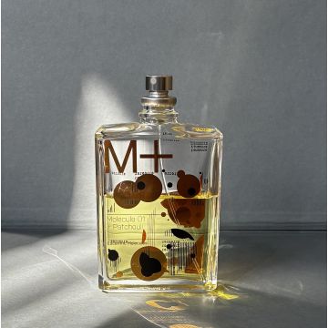Escentric Molecules Molecule 01 + Patchouli