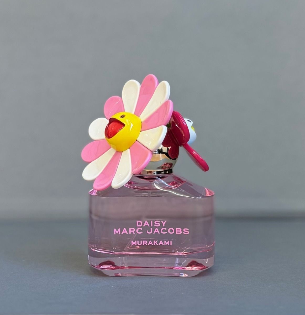 marc_jacobs_daisy_murakami_pin