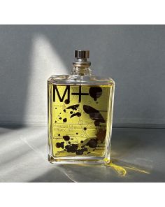 Escentric Molecules Molecule 01 + Black Tea